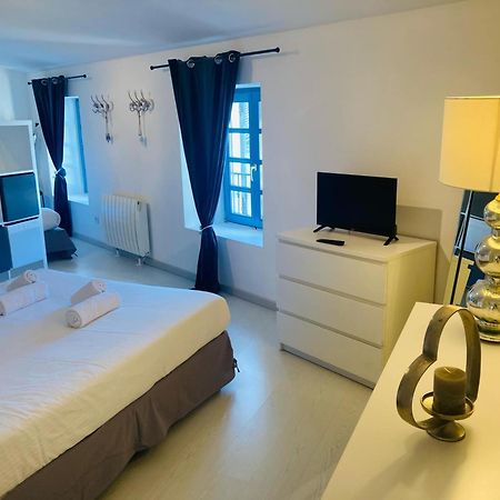 C’est une maison bleue Carcassonne Extérieur photo