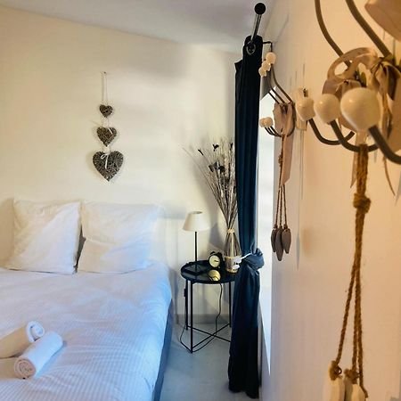 C’est une maison bleue Carcassonne Extérieur photo
