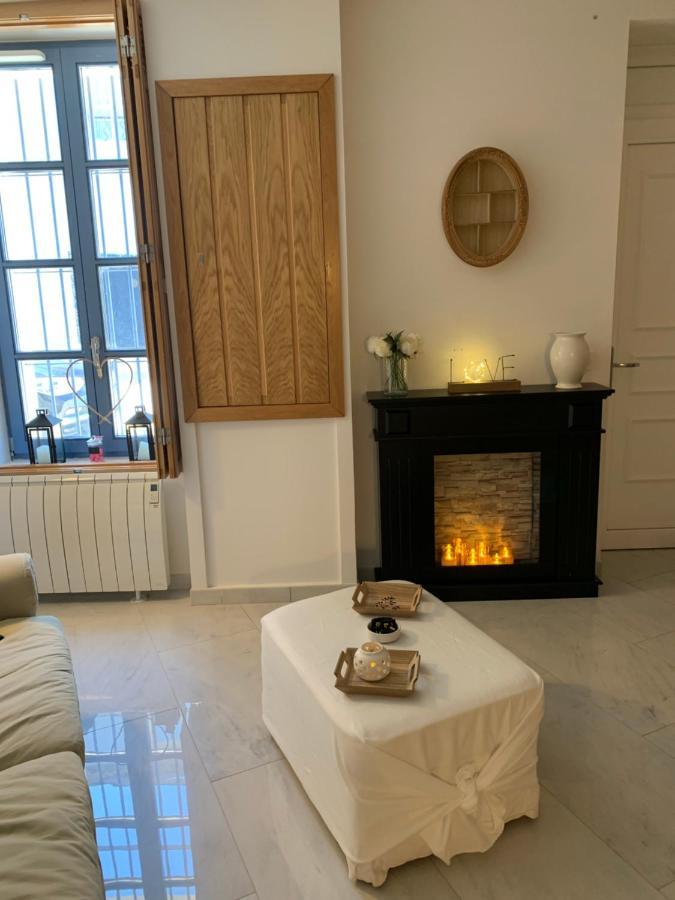 C’est une maison bleue Carcassonne Extérieur photo