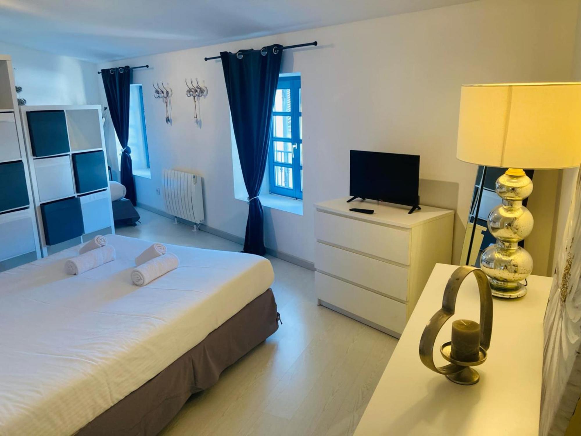 C’est une maison bleue Carcassonne Extérieur photo