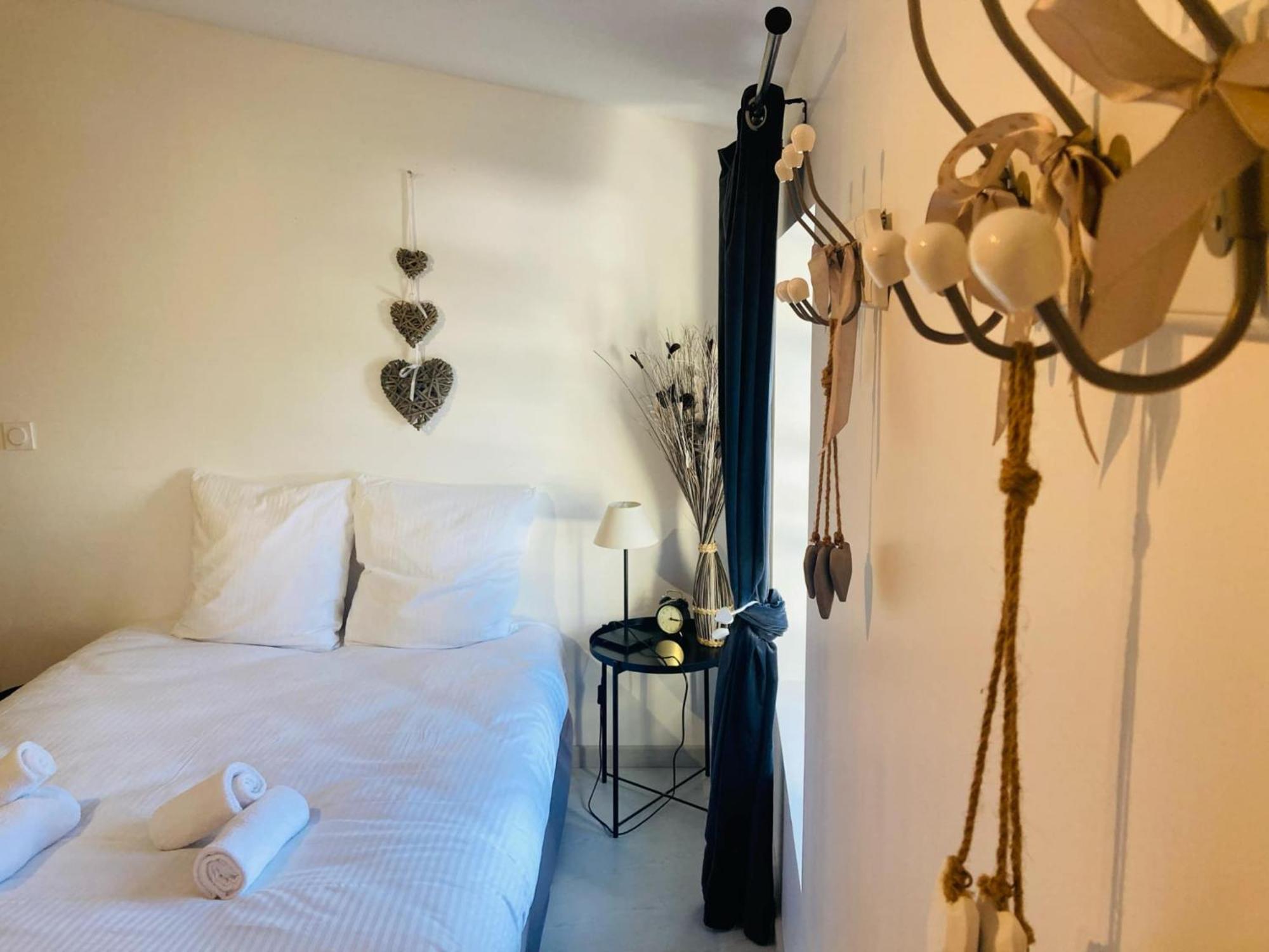 C’est une maison bleue Carcassonne Extérieur photo
