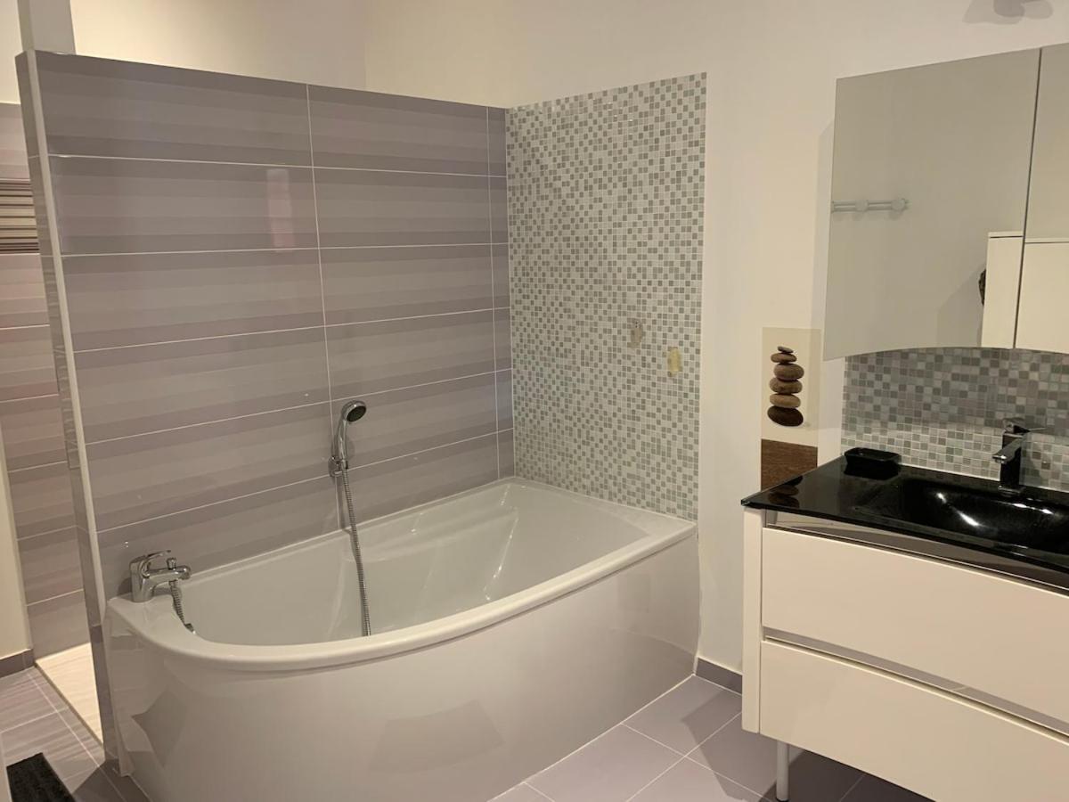 C’est une maison bleue Carcassonne Extérieur photo