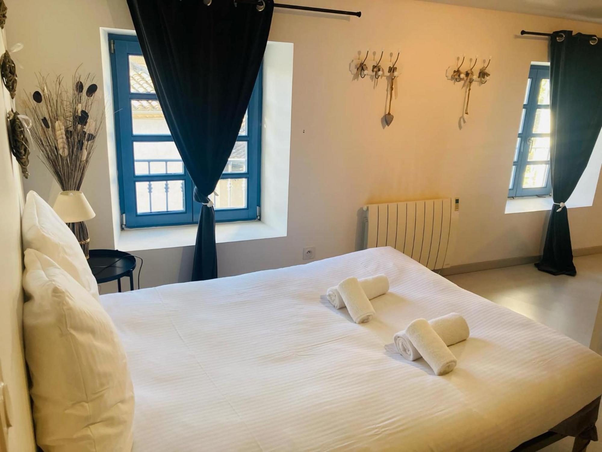 C’est une maison bleue Carcassonne Extérieur photo